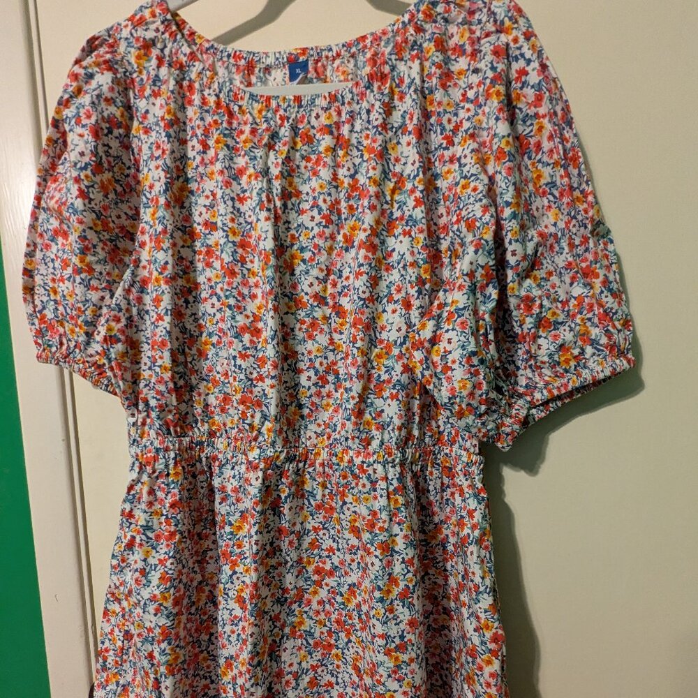 Old Navy floral dress with crew neck and back cutout